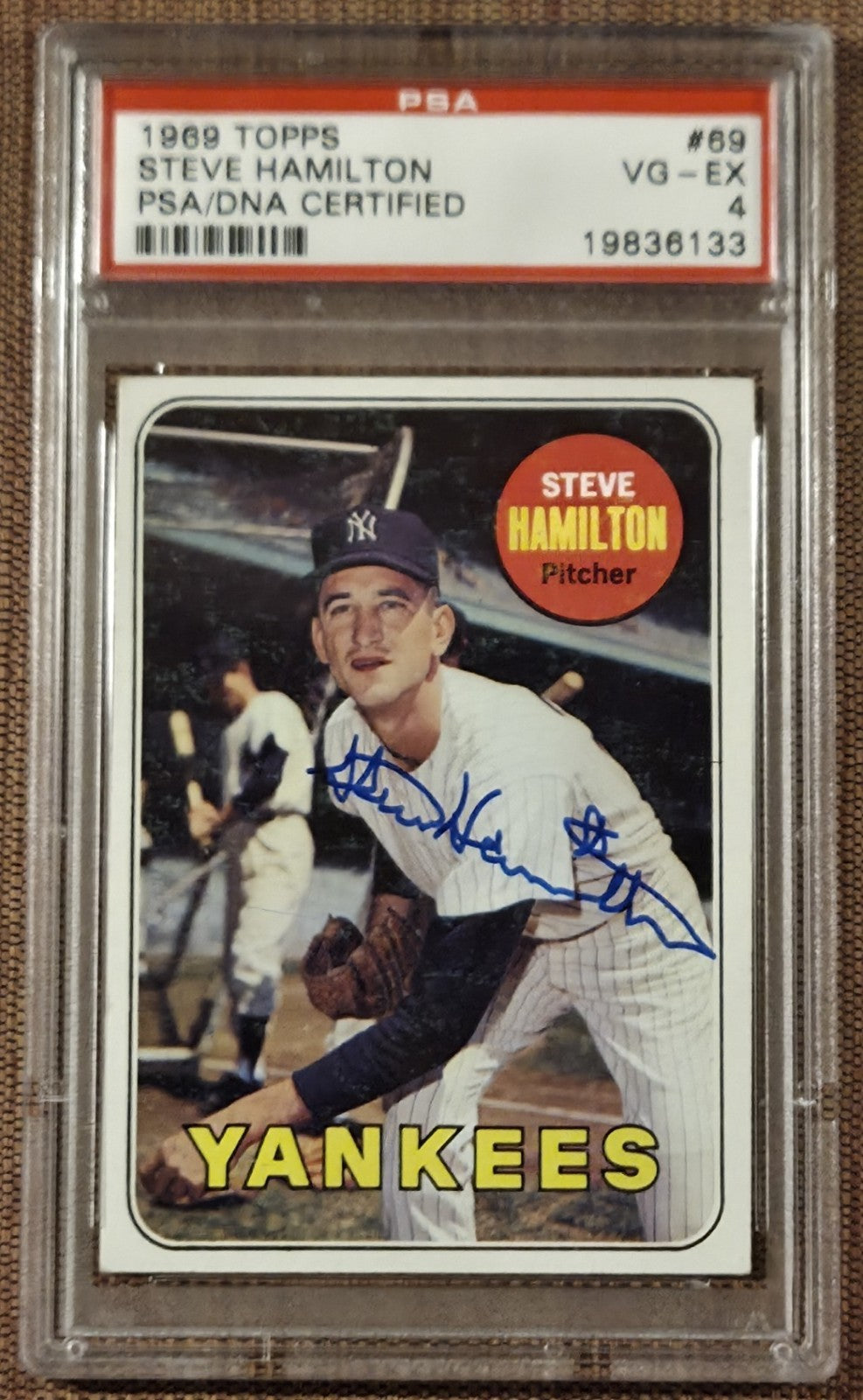 1969 Topps #69 Steve Hamilton New York Yankees Baseball Card PSA 4 / DNA AUTO0