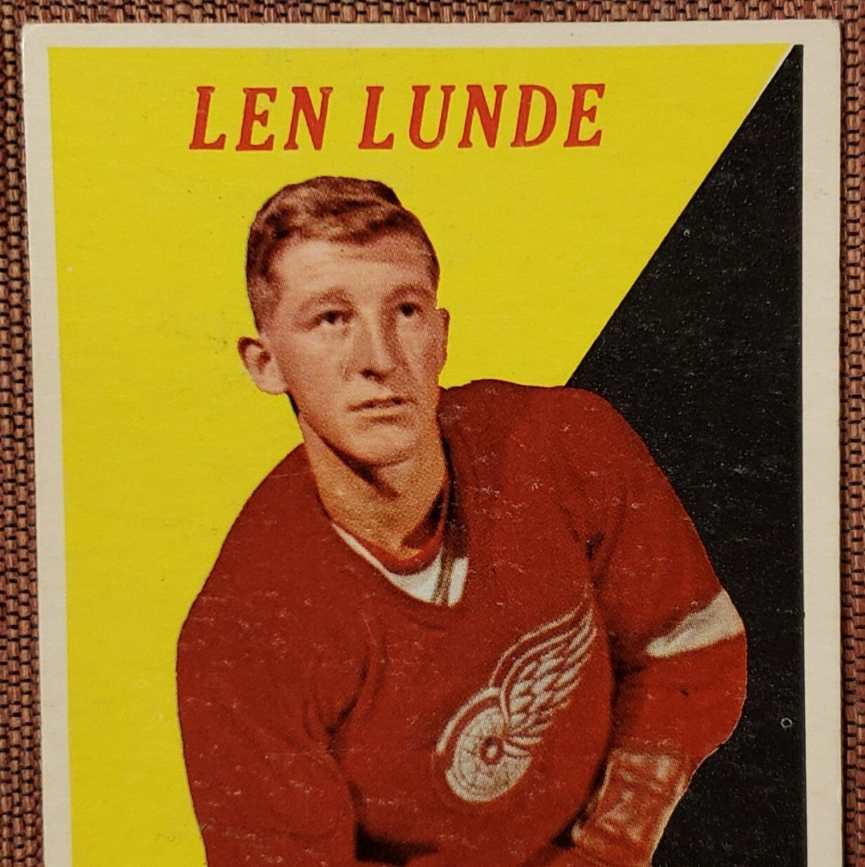 1958-59 Topps #15 Len Lunde Detroit Red Wings Authentic Rookie Hockey Card RC2