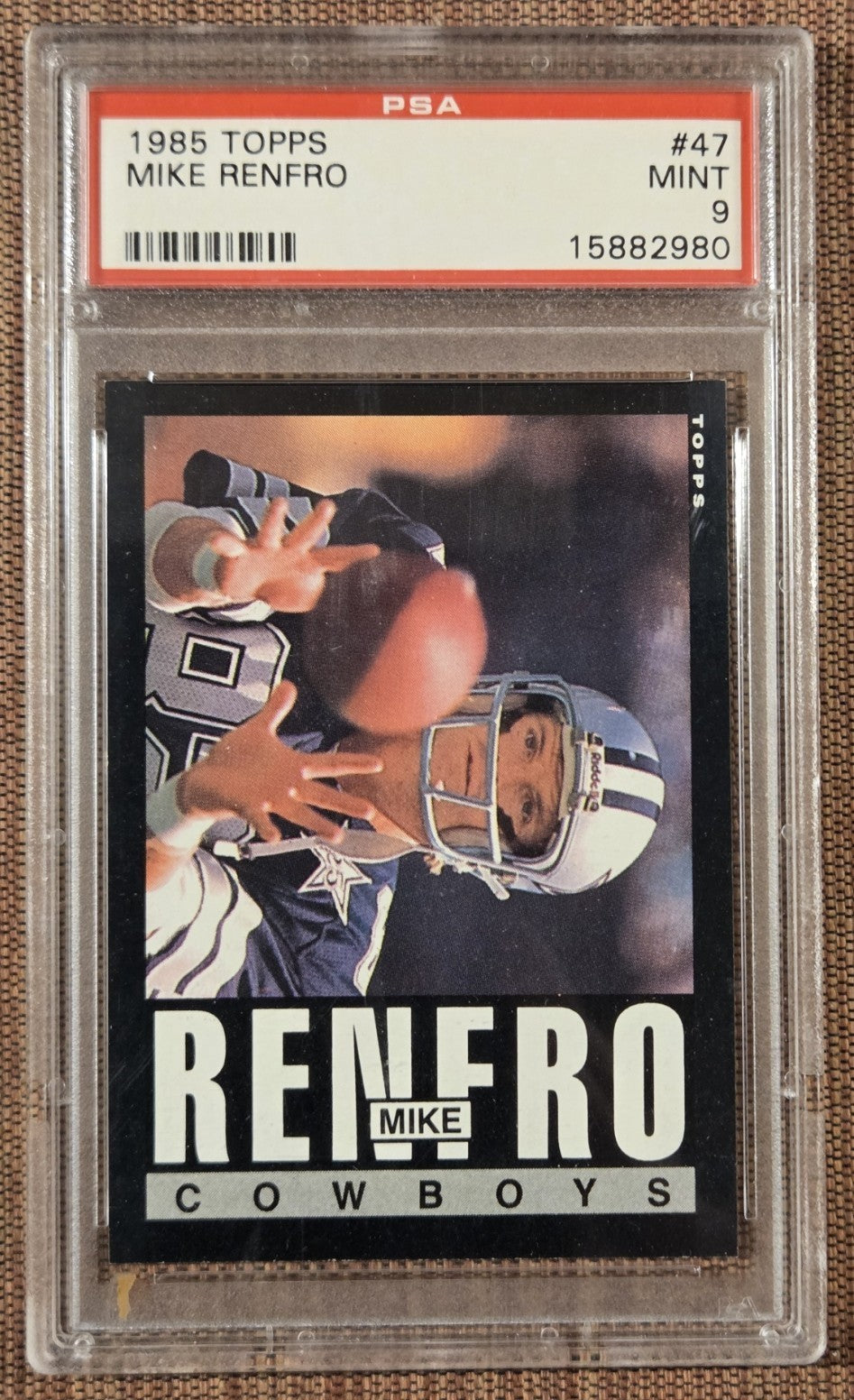1985 Topps #47 Mike Renfro Dallas Cowboys Original Football Card PSA 9 Mint0