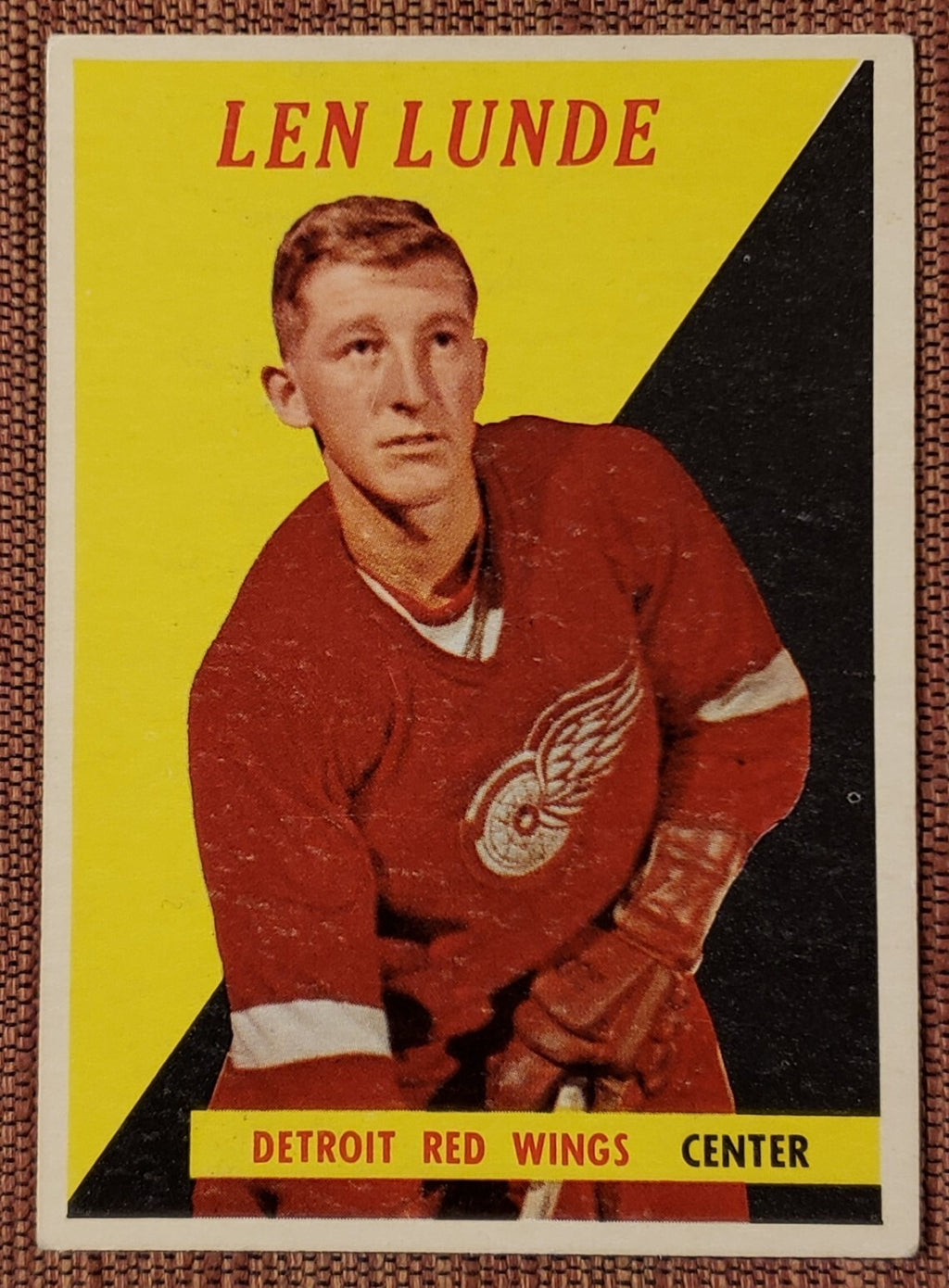 1958-59 Topps #15 Len Lunde Detroit Red Wings Authentic Rookie Hockey Card RC0