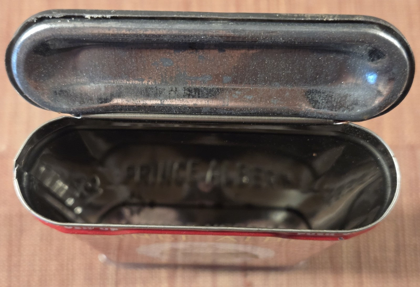 Vintage Prince Albert Crimp Cut Tobacco Tin 1.5 oz Great Condition Lid Opens6