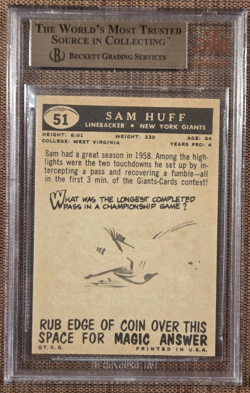 1959 Topps #51 Sam Huff New York Giants Rookie Football Card SGC 9.5 Gem Mint RC1