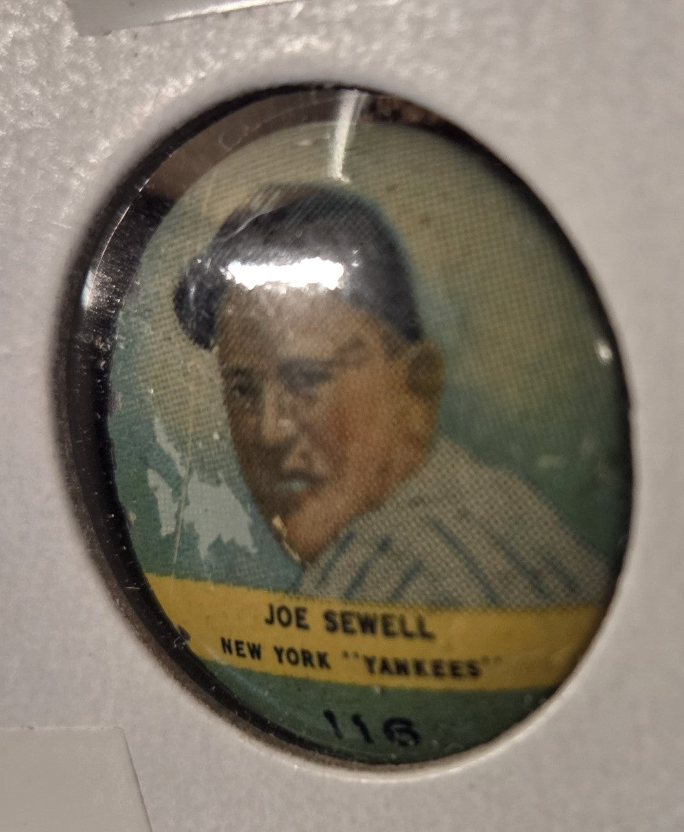 1932 Orbit Gum PR2 #116 Joe Sewell New York Yankees Original Baseball Pin HOF2