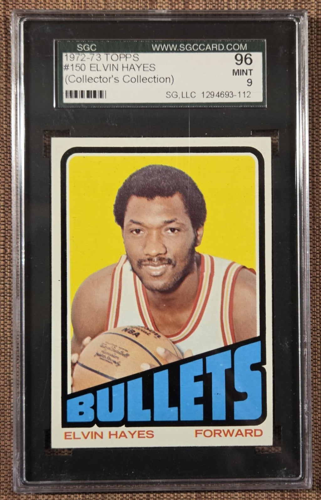 1972 Topps #150 Elvin Hayes Balt Bullets Rockets Basketball Card SGC 9 Mint HOF0